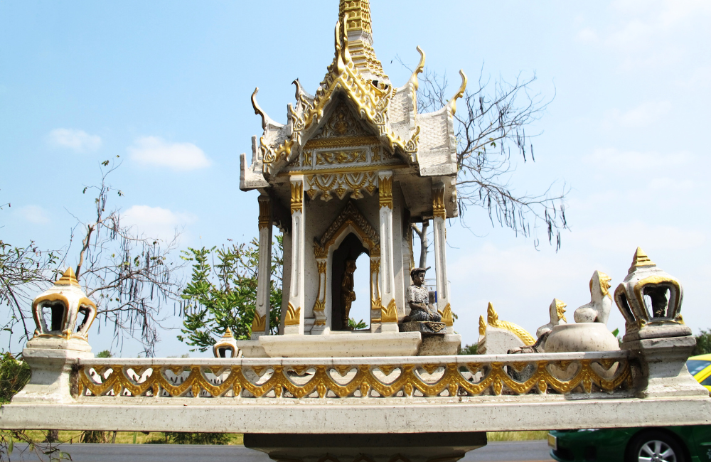 เทคนิคการตั้งศาลพระภูมิ ตั้งทิศไหน ใช้ของไหว้อะไรบ้าง