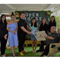 ผู้–บริหาร The Cube Pracha Uthit ต้อนรับลูกค้ามางาน Open House