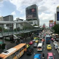 เปิดแล้ว! สะพานทางเชื่อม Bangkok Skyline