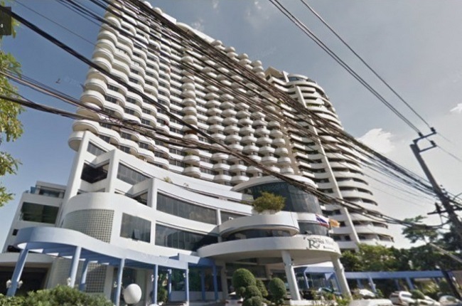 For SaleCondoRama9, Petchburi, RCA : (Code S3960) Condo for sale: Royal Nine Residence, price 1.29 million baht, near MRT Rama 9 and Wat Maha Chakri Sirindhorn, Foodland, RCA, Central, Esplanade, convenient travel, near shopping areas.