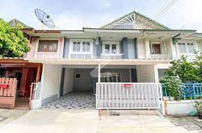 For SaleTownhousePathum Thani,Rangsit, Thammasat : Townhouse in Pruksa Village 12/1 Rangsit-Khlong Sam, beautifully decorated, 3 bedrooms, 3 bathrooms, this spec is hard to find.