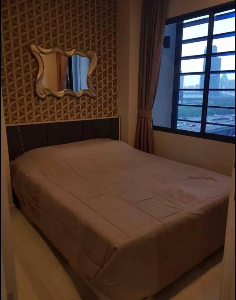 ให้เช่าคอนโดพระราม 9 เพชรบุรีตัดใหม่ RCA : For rent Rhythm Asoke 2 1 bedroom pool view