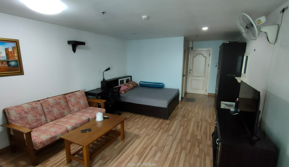 For RentCondoVipawadee, Don Mueang, Lak Si : For rent: Regent Home 10, price 7,000 baht.