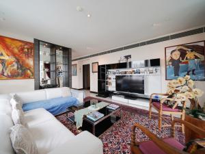 For SaleCondoWitthayu, Chidlom, Langsuan, Ploenchit : Furnish Your Lifestyle with the Best at CBD Bangkok: Amazing 3-Bedroom Luxury Condo with Stunning Décor for Sale