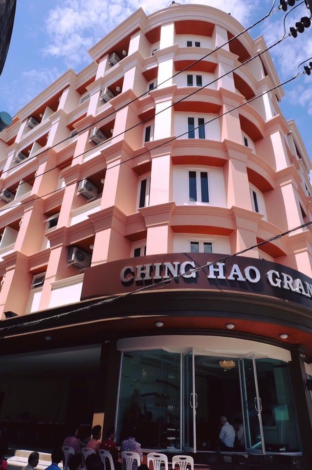 For SaleBusinesses for saleHatyai Songkhla : Ching Hao Grand hotel 142.8sqwah 62 units 200,000,000 Am: 0656199198