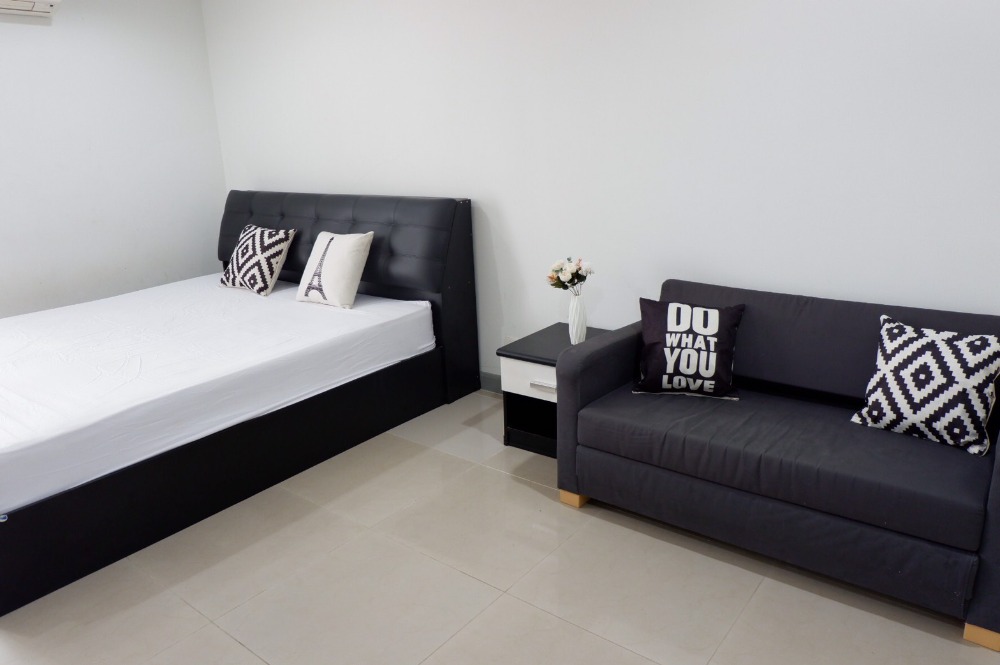 For RentCondoBangna, Bearing, Lasalle : (Owner) Urgent rent, cheap price, condo, beautiful room, pool view, good location, easy to find things to eat, Regent Home 7, near BTS Udomsuk / Bangna & Bangna Expressway