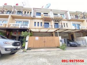 For SaleTownhousePattanakan, Srinakarin : Townhome for sale, 3 floors, Time Home, Rama 9, Hua Mak 21, beautiful house, ready to move in, near Sri Kritha BTS, 1 km, near The Mall Bangkapi, The Nine Rama 9.