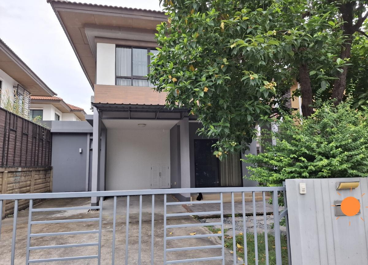 For RentHouseNawamin, Ramindra : For rent, 2-story semi-detached house, 46 sq m., on the road along Khlong Song, same alley as Safari World. Near Fashion Island For rent 20,000/month