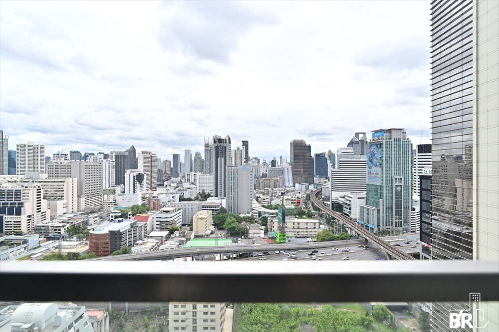 For SaleCondoWitthayu, Chidlom, Langsuan, Ploenchit : ✨Exclusive Price✨ For Sale Condo Noble Ploenchit. 1 Bed 1 Bath, 59 sq.m. Fully-furnished, high floor, city view. Luxury condo connected to the BTS Ploenchit