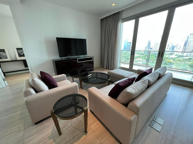 For RentCondoWitthayu, Chidlom, Langsuan, Ploenchit : For Rent 185 Rajadamri 3 Bedroom 4 Bathroom 195.01 sqm