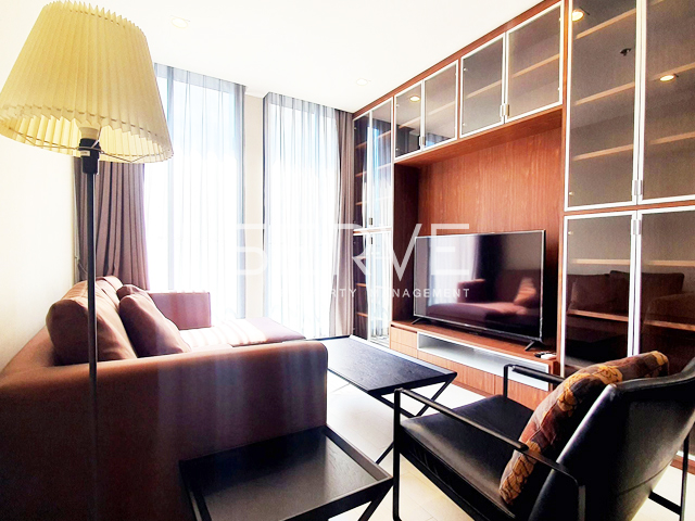 For SaleCondoWitthayu, Chidlom, Langsuan, Ploenchit : 🔥23.5 MB🔥 Corner Unit 2 Bed 2 Bath Modern Style Good Location BTS Phloen Chit at Noble Ploenchit Condo / Condo For Sale