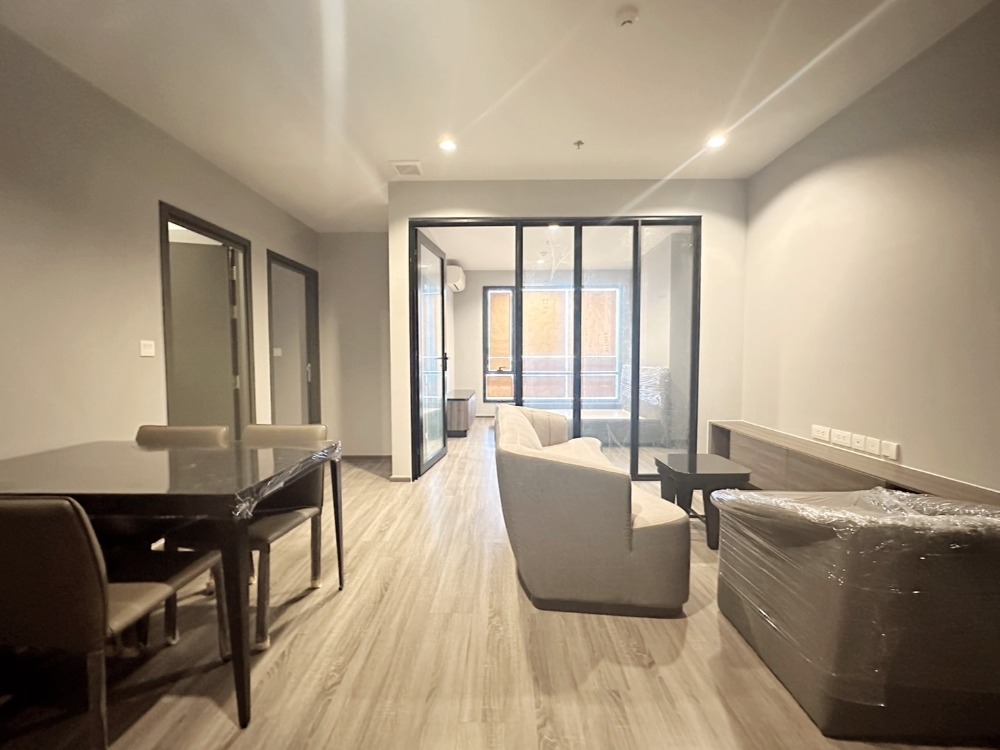 For SaleCondoRatchathewi,Phayathai : 2Bedroom Medical Hub Condo, Ideo Mobi Rangnam Condo, starting price 8.XX, free furniture and all transfer fees! You can talk to chic.