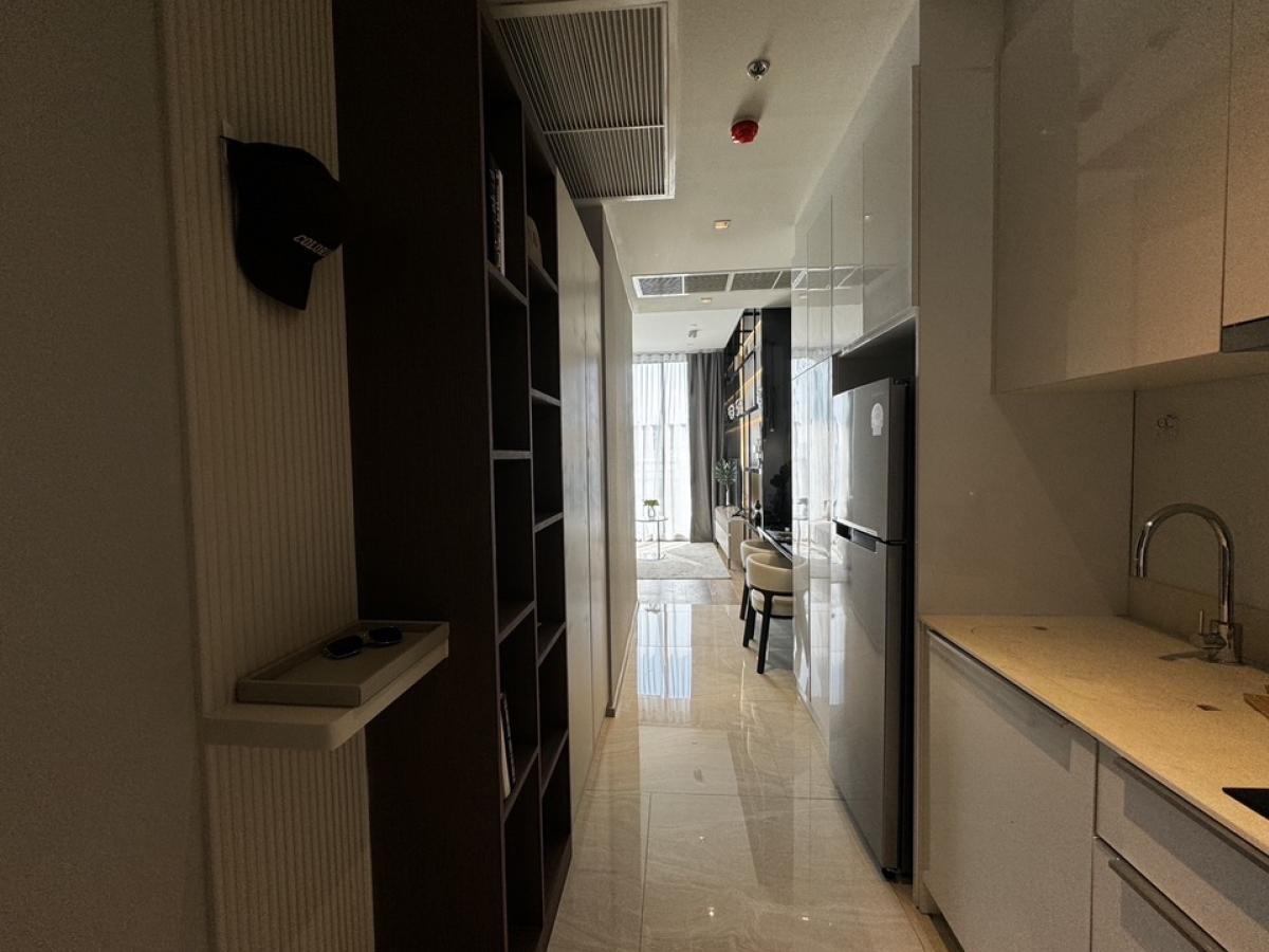 For SaleCondoSilom, Saladaeng, Bangrak : Urgent sale!! Ready for a discount when closing the building: Ashton Silom 1bed luxury 49.11sqm. 9.3mb Ready to move in.