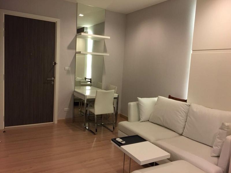 For RentCondoWongwianyai, Charoennakor : For Rent Urbano Absolute Sathon - Taksin 1 Bedroom 1 Bathroom 30 sqm