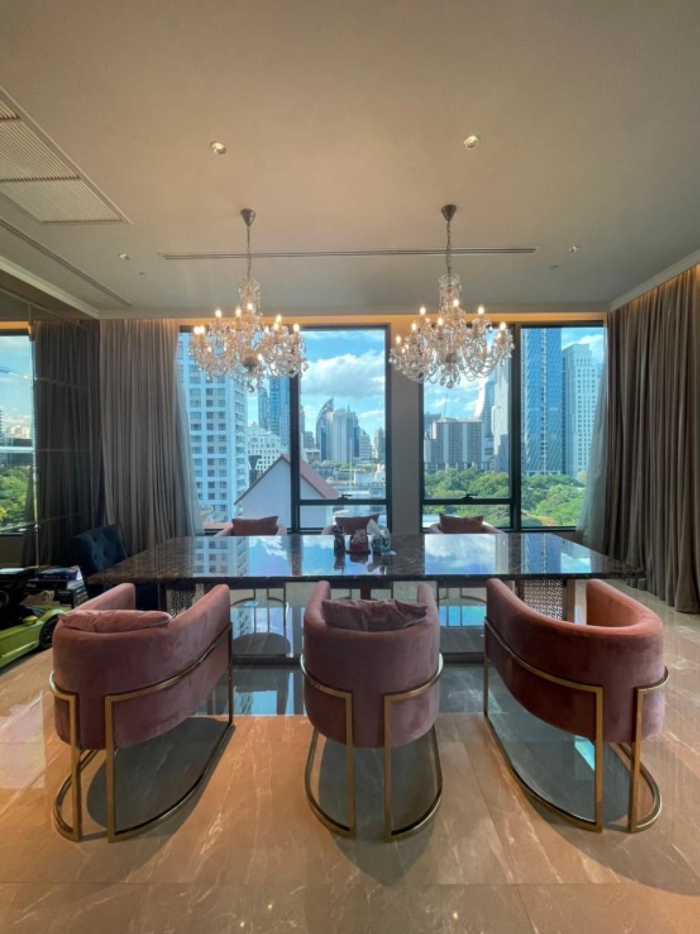 For RentCondoWitthayu, Chidlom, Langsuan, Ploenchit : Rental / Selling : Penhouse in Sindtorn Residence , 2 Bed 3 Bath , 224 sqm 

🔥🔥Rental Price : 300,000 THB / Month 🔥🔥

🔥🔥Selling Price : 69,000,000 THB 🔥🔥
#superluxuryhousebkk
#Ultraluxurycondo 
#luxuryhousebangkok 
#superluxurycondoforsale 
#อสัง