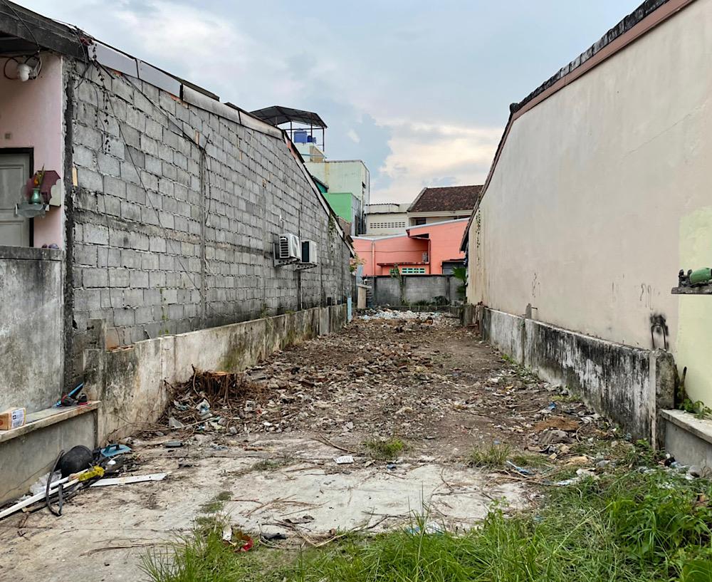 For SaleLandPhuket : Vacant land only in title deeds, total area's approximately 110 sqm (22 m x 5 m), Surin Road, Soi 2, Talat Yai Subdistrict, Mueang Phuket District.