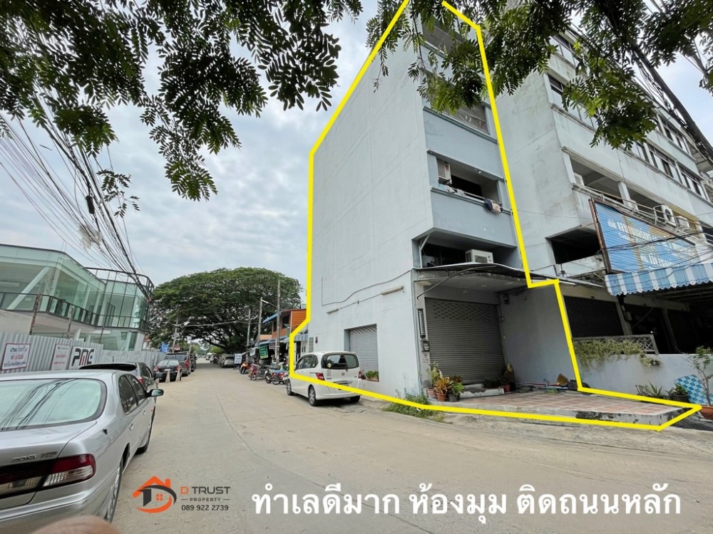 For SaleShophouseMin Buri, Romklao : Commercial building for sale, commercial building, Ramkhamhaeng 166, suitable for trading, investment for rent, Saphan Sung Saen Saep, Min Buri, at the entrance of the alley, next to the Orange Line train station, near the Eastern Outer Ring Road