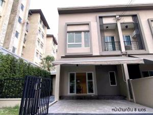 For SaleTownhouseLadkrabang, Suwannaphum Airport : Baan Klang Muang Suan Luang 2 storey townhouse for sale behind the edge near Seacon Square.