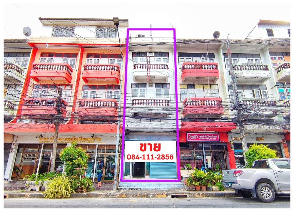 For SaleShophouseRayong : Commercial building for sale, 18.7 sq m, 3 and a half floors, 100 m., Ban Chang intersection, on the way to Phayun Beach, Rayong Province.