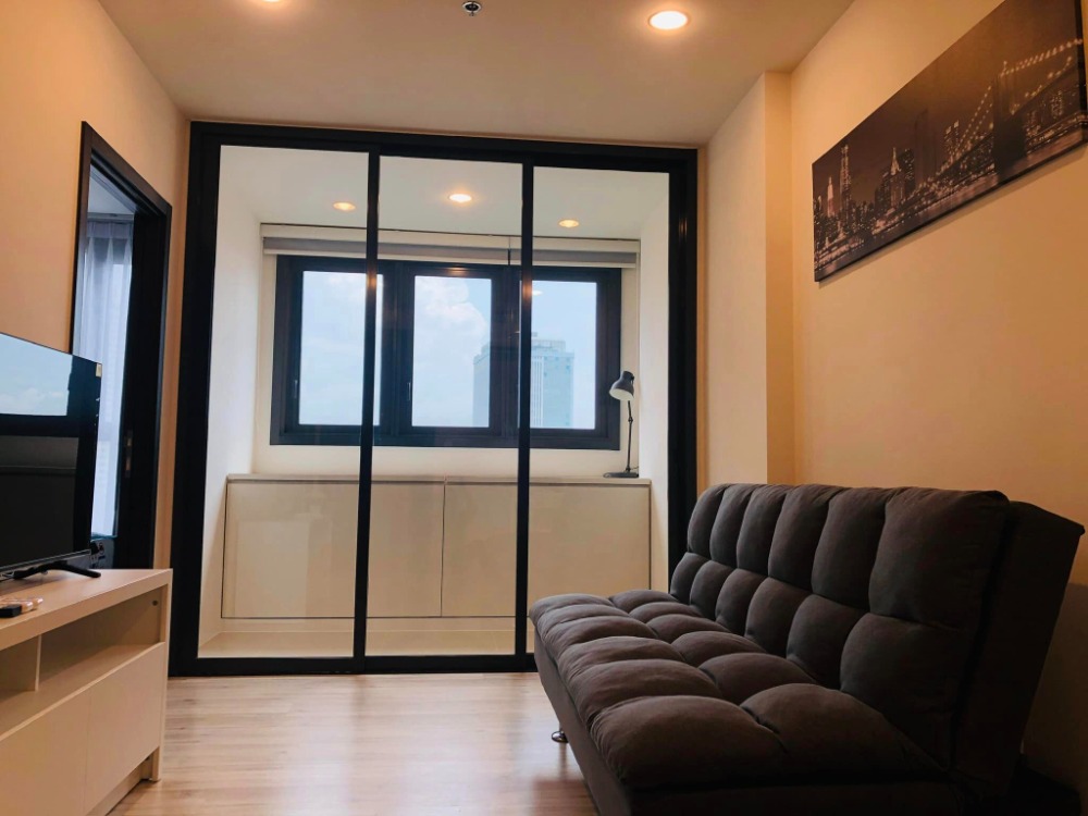 For RentCondoRatchadapisek, Huaikwang, Suttisan : XT Huai Khwang condo for rent MRT Huai Khwang 75 meter 3 minutes by walk