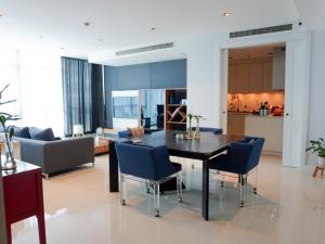 For SaleCondoWitthayu, Chidlom, Langsuan, Ploenchit : Modern 3-Bedroom Unit with Private Office at a Posh Condo of Bangkok