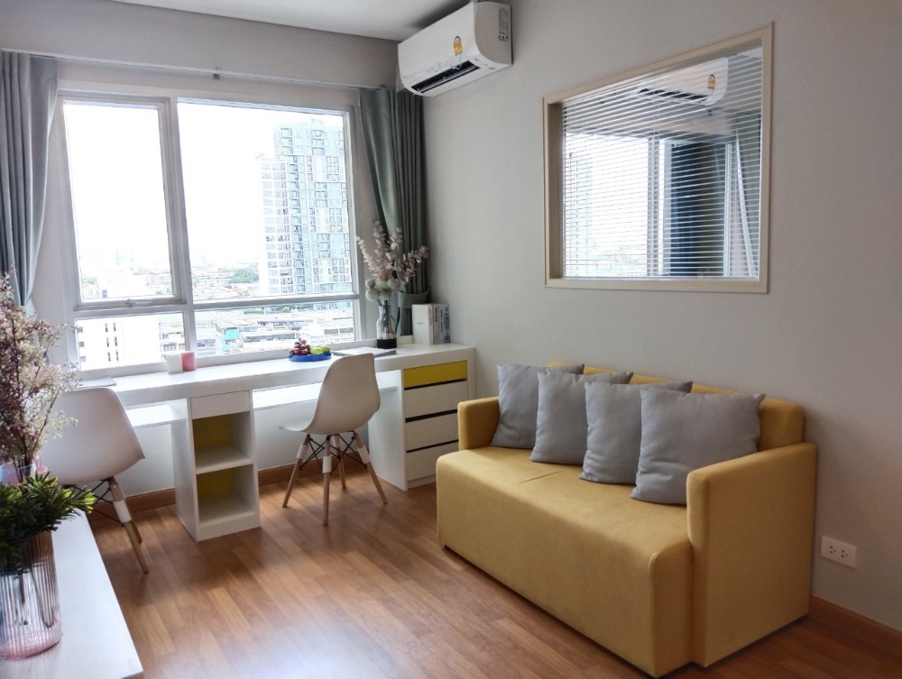 For SaleCondoBang Sue, Wong Sawang, Tao Pun : Condo for sale, Lumpini Place Tao Poon Interchange, near MRT Tao Poon, large room, beautiful view, 1 bedroom, size 32 sq m. Special price, book today and get free! Air conditioner Digital Door Lock free! Expenses on transfer day, convenient travel to Bang