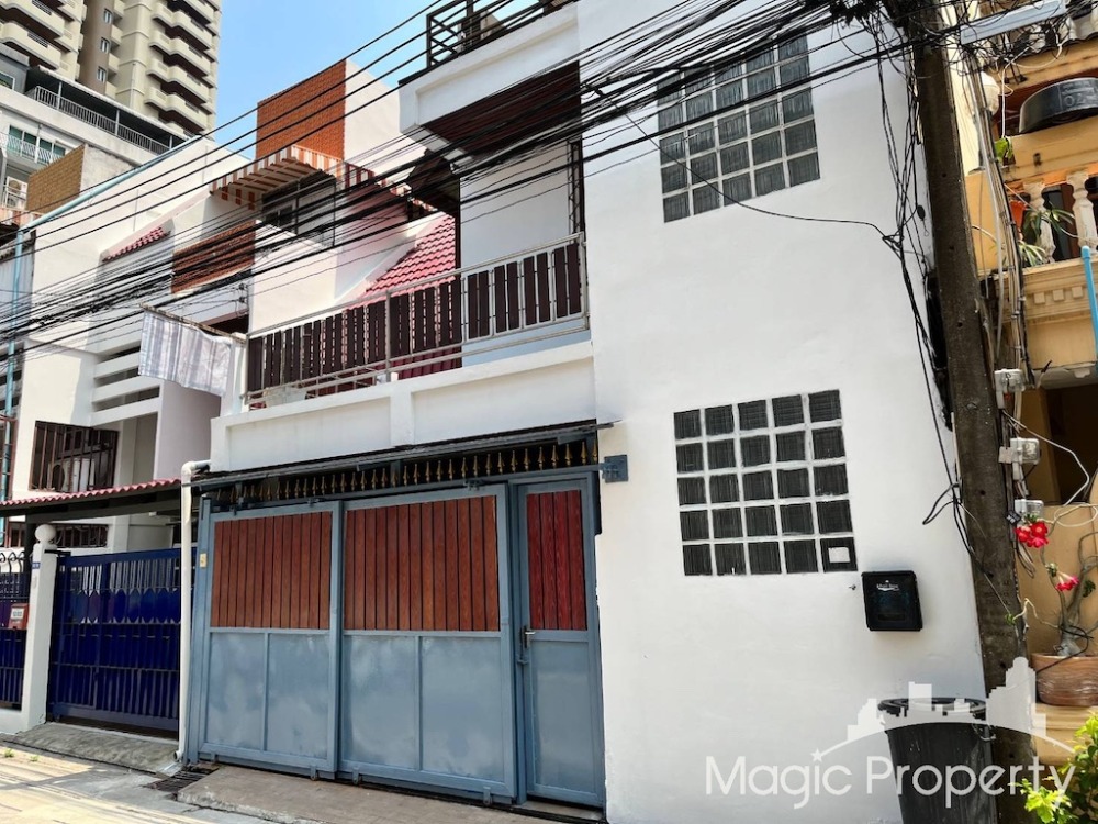 For SaleTownhouseSukhumvit, Asoke, Thonglor : 5 Bedrooms Townhouse For Sale Sukhumvit 39, Khlong Tan Nuea, Watthana, Bangkok