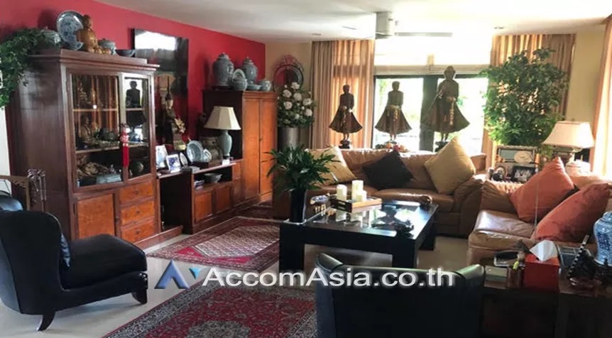 ขายคอนโดอ่อนนุช อุดมสุข : Pet-friendly | 3 Bedrooms Condominium for Sale in Sukhumvit, Bangkok near BTS Ekkamai at Baan Ananda (AA26346)