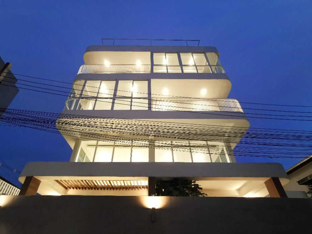 For SaleHome OfficeOnnut, Udomsuk : The owner post - 5 storey Home office/ detached house for sale/rent, near BTS OnNut 1.4 km., near shopping mall 450 m.