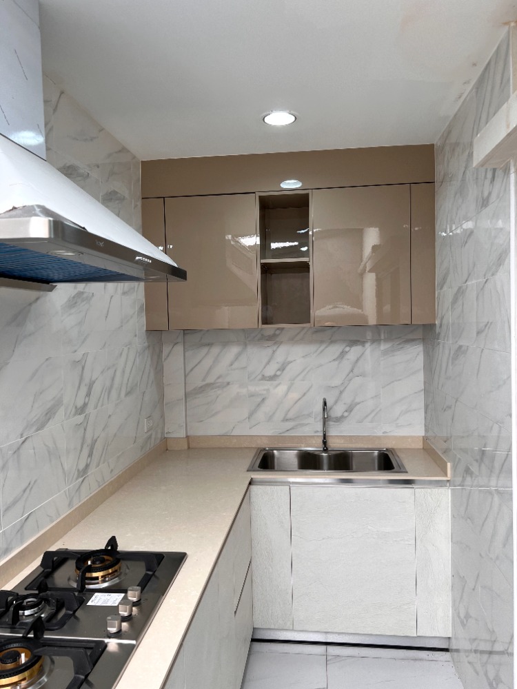 For SaleTownhouseBang kae, Phetkasem : New 2-storey townhome for sale, Cher Waen-Sathorn, next to Bang Khae District Office, with kitchen and air conditioners, special price