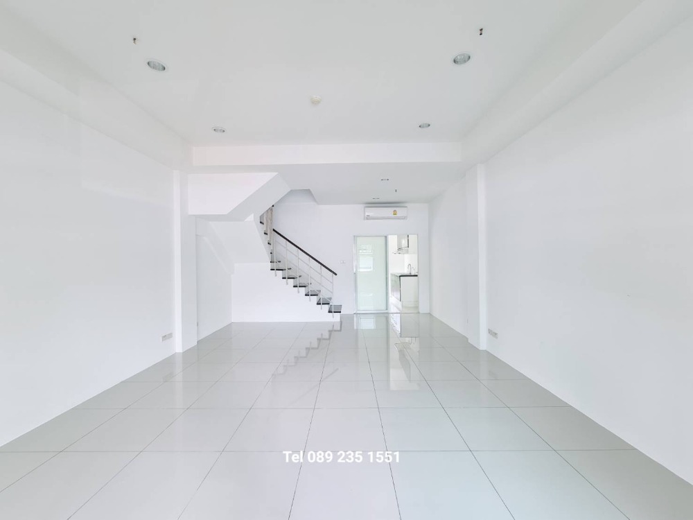 For RentCondoRama3 (Riverside),Satupadit : FOR RENT Town home, 4-storey luxury, next to Rama 3 Road and the Chao Phraya River, special price, many rooms to choose from Supalai Prima Riva