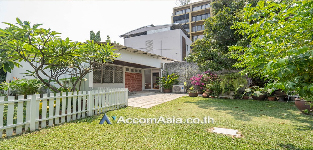 For RentHouseWitthayu, Chidlom, Langsuan, Ploenchit : 2 Bedrooms House for Rent in Ploenchit, Bangkok near BTS Ploenchit (AA25853)