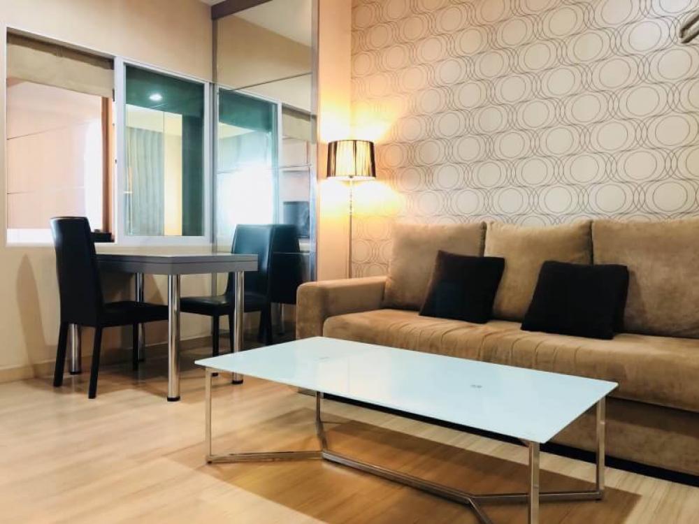 For SaleCondoSathorn, Narathiwat : 1 bedroom, 40.79 sq m., price 5.79 million, with tenants, immediate income!! Negotiable ❤️ Beautiful built-in decoration, complete furniture, Life Sathorn 10