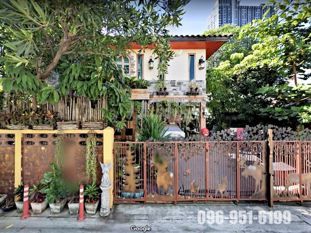 For SaleHouseLadprao, Central Ladprao : Special Price! European Style, Artistic 2-storey detached house for sale in Ladprao Soi 1