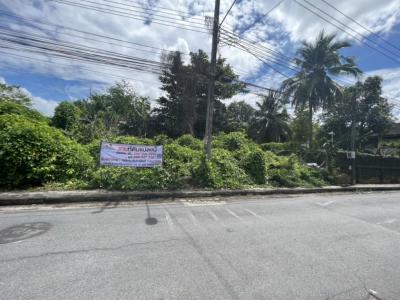 For SaleLandChokchai 4, Ladprao 71, Ladprao 48, : Land for sale in Lat Phrao Soi 69 near the train station.