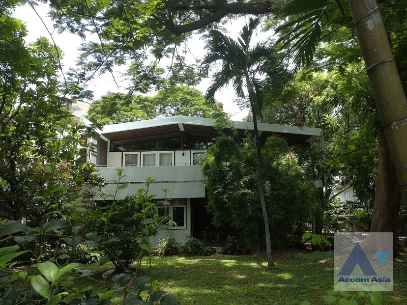 For RentHouseSukhumvit, Asoke, Thonglor : 4 Bedrooms House for Rent in Sukhumvit, Bangkok near BTS Ekkamai (AA41570)