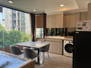 For RentCondoOnnut, Udomsuk : Condo for rent QUINTARA ARTE Sukhumvit 52, new condo, fully furnished, ready to move in, near BTS On Nut!!