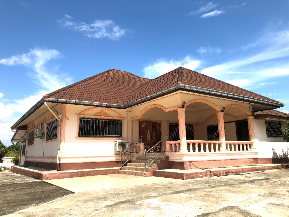 For SaleHouseChiang Rai : House for sale in prime location near Chiang Rai airport House for sale in prime location near Chiang Rai airport.