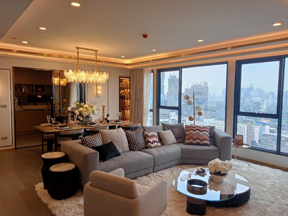 ขายคอนโดคลองเตย กล้วยน้ำไท : Rare Unit  Penthouse3bed 4Bath    256.36Sqm. Fully Furnished  32F   Ready to move in.