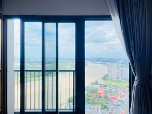 For RentCondoRattanathibet, Sanambinna : Condo for rent, politan aqua, 52nd floor, size 30 sq m, river view, ready to move in. The room has never been rented.