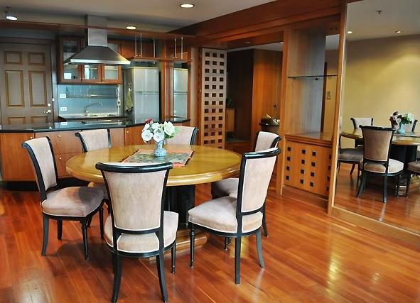 For RentCondoWitthayu, Chidlom, Langsuan, Ploenchit : For Rent Regent Royal Place 1 2 Bedroom 2 Bathroom 148 sqm