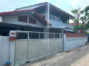 For RentHouseRatchadapisek, Huaikwang, Suttisan : house for rent near MRT Huai Khwang - Sutthisan