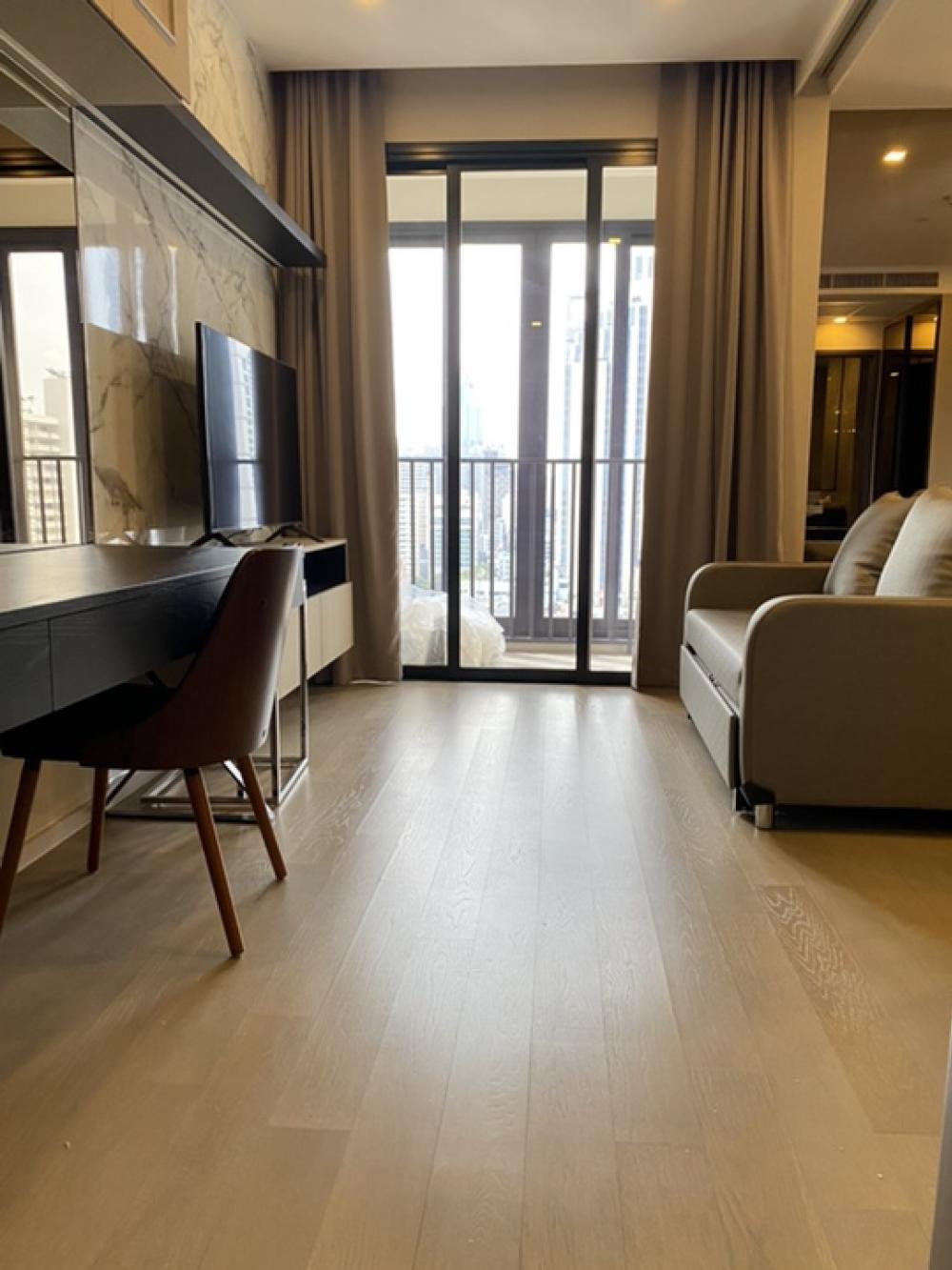 For RentCondoSukhumvit, Asoke, Thonglor : Ashton Asoke Condo for RENT for rent ** Ashton Asoke Rama 9 @26,000 baht/month Call 096-2615656 Very spacious room, 37 sq m.