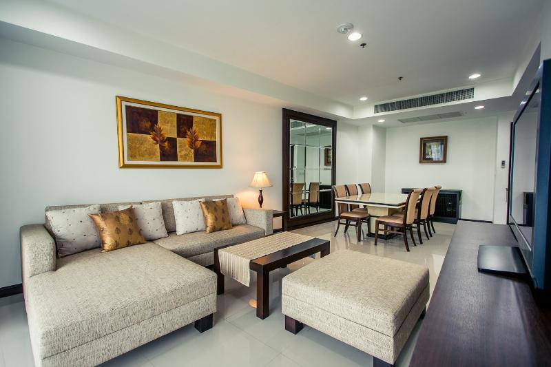 For RentCondoWitthayu, Chidlom, Langsuan, Ploenchit : For Rent Baan Rajprasong 2 Bedroom 2 Bathroom 118 sqm