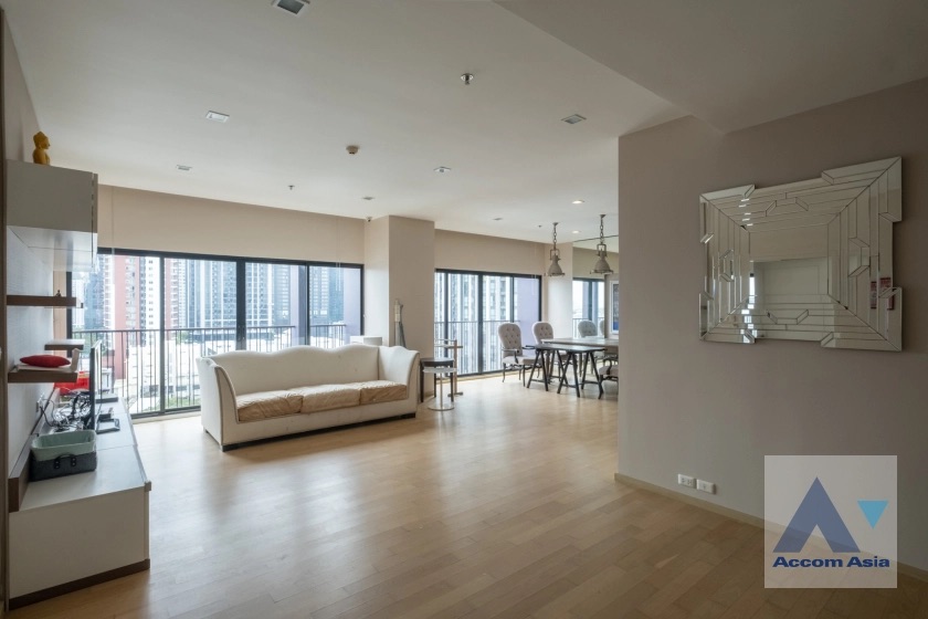 ให้เช่าคอนโดสุขุมวิท อโศก ทองหล่อ : 4 Bedrooms Condominium for Rent in Sukhumvit, Bangkok near BTS Ekkamai at Noble Reveal (AA33082)