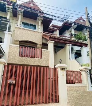 For RentTownhouseOnnut, Udomsuk : 📌Available 7/09/2024 Townhome Royal Nakarin Villa 5 bedrooms, 5 bathrooms, near BTS On Nut, located in Soi On Nut 46