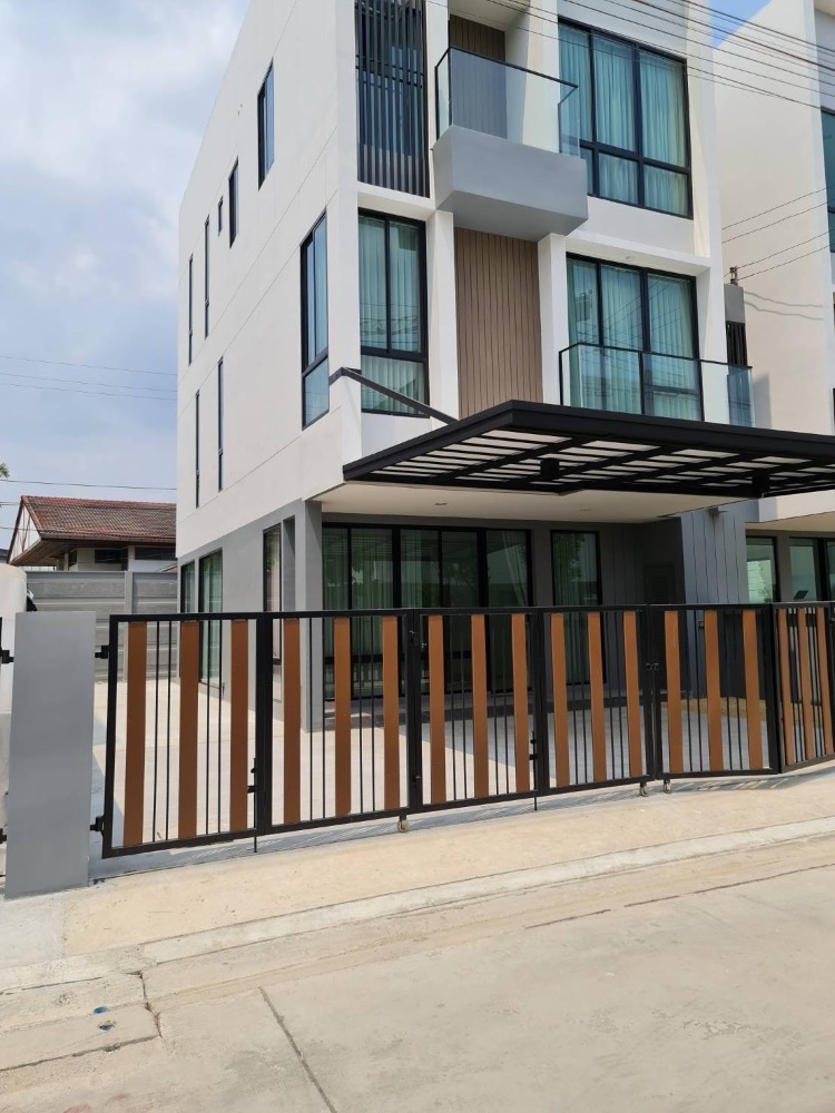 For RentTownhouseVipawadee, Don Mueang, Lak Si : [owner post] Home for rent, New Connex House, Don Mueang, 3 bedrooms, 220 sq m, 42 sq m, near the airport and expressway.