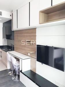 For RentCondoSukhumvit, Asoke, Thonglor : 1 Bed High Fl. 10+ Good Location Close to BTS Asok 250 m., MRT Sukhumvit 200 m. and Terminal 21 at Edge Sukhumvit 23 Condo / For Rent