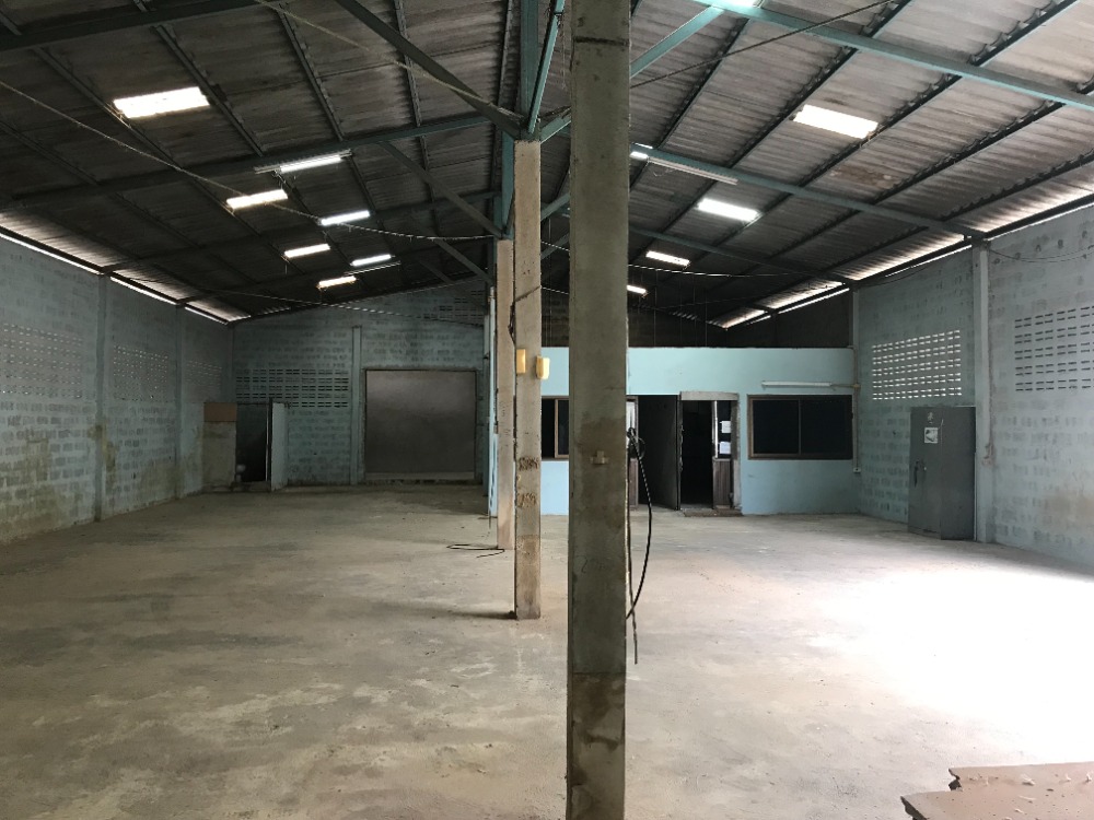 For RentWarehouseEakachai, Bang Bon : Warehouse for rent on Ekachai Road, Bang Bon, size 300 square meters, new building with office, next to Bang Bon 4 Road, 5 km from Kanchanaphisek Road.