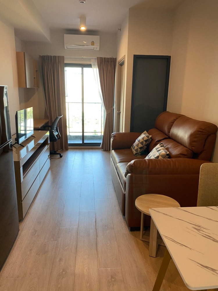 For RentCondoRama9, Petchburi, RCA : Ideo Rama 9-Asoke 🔥 New room just finished, never been in, very new 🔥 Building view, use high quality furniture, usable area 35 sq m, ready to move in.